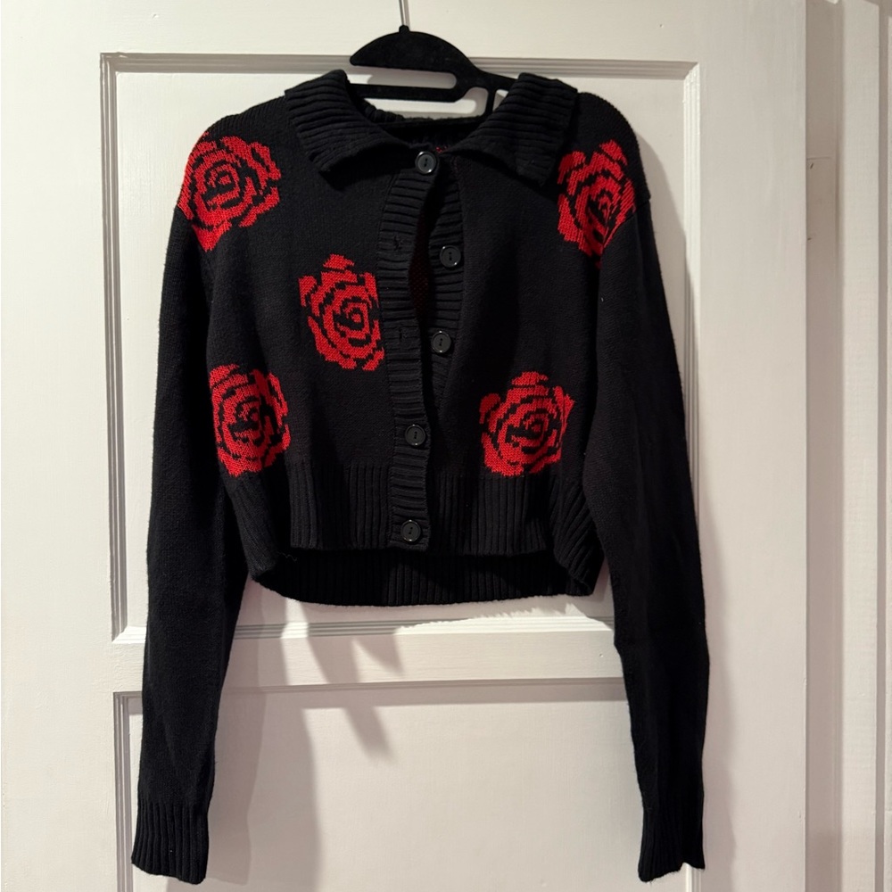 Black and Red Rose Patterned Women's Sweater/skirt set.